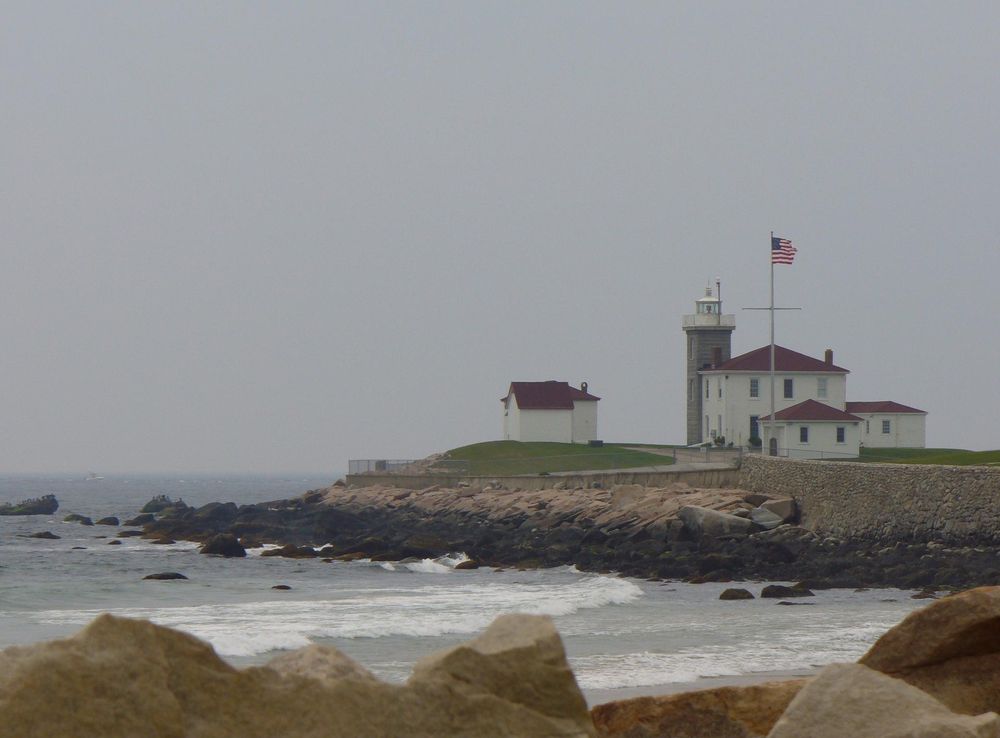 File:Watchhilllighthouse.JPG - Wikimedia Commons