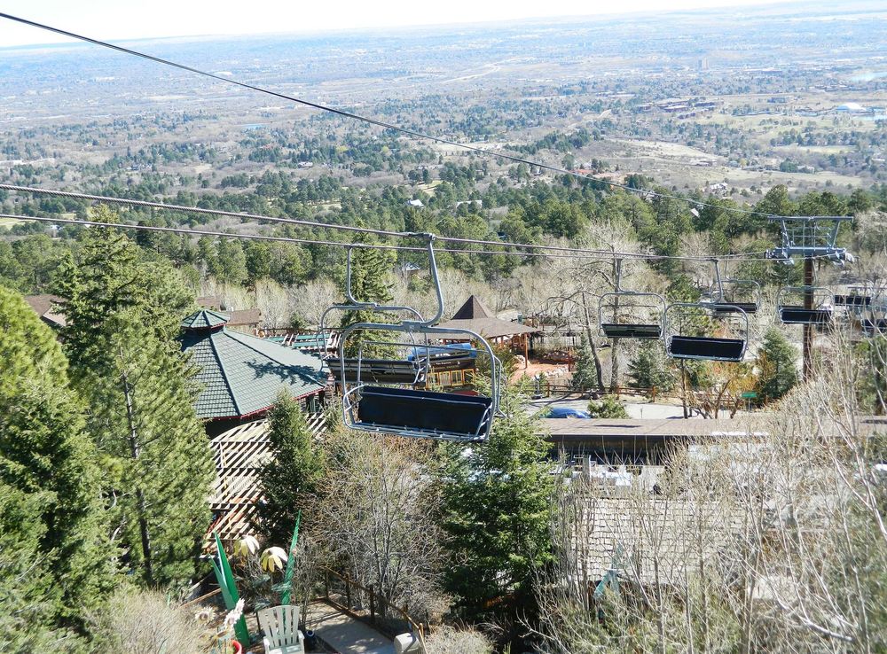 File:Cheyenne mountain zoo.JPG - Wikimedia Commons