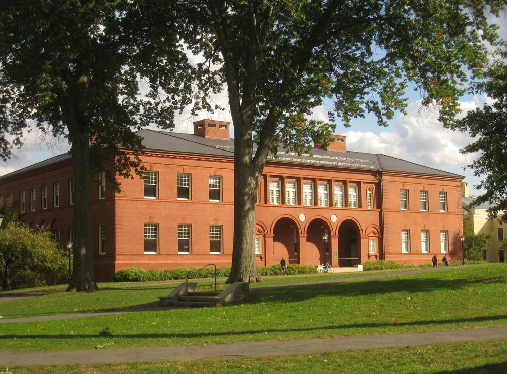 File:Amherst College buildings - IMG 6514.JPG - Wikimedia Commons