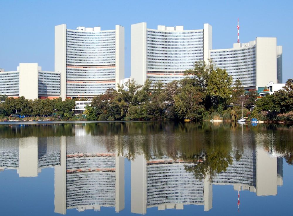 File:Uno City Kaiserwasser.jpg - Wikipedia