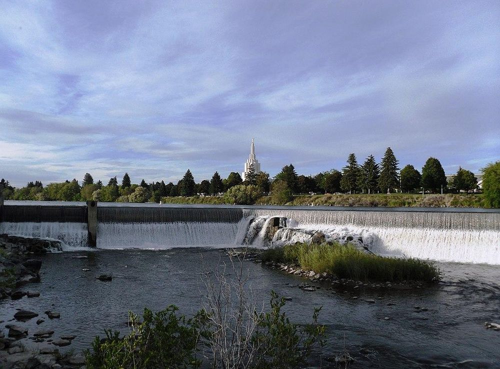 File:Idaho Falls LDS Temple - panoramio (2).jpg - Wikimedia Commons
