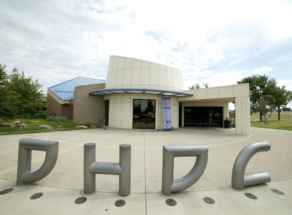 File:DHDC Front Entrance.jpg - Wikimedia Commons