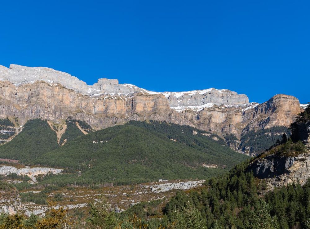 File:Parque nacional de Ordesa y Monte Perdido, Huesca, España, 2015-01-07,  DD 01.JPG - Wikimedia Commons