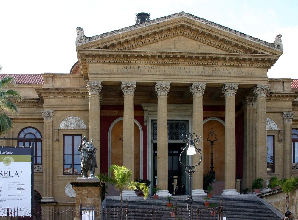 File:Main facade - Teatro Massimo - Palermo - Italy 2015.JPG - Wikimedia  Commons