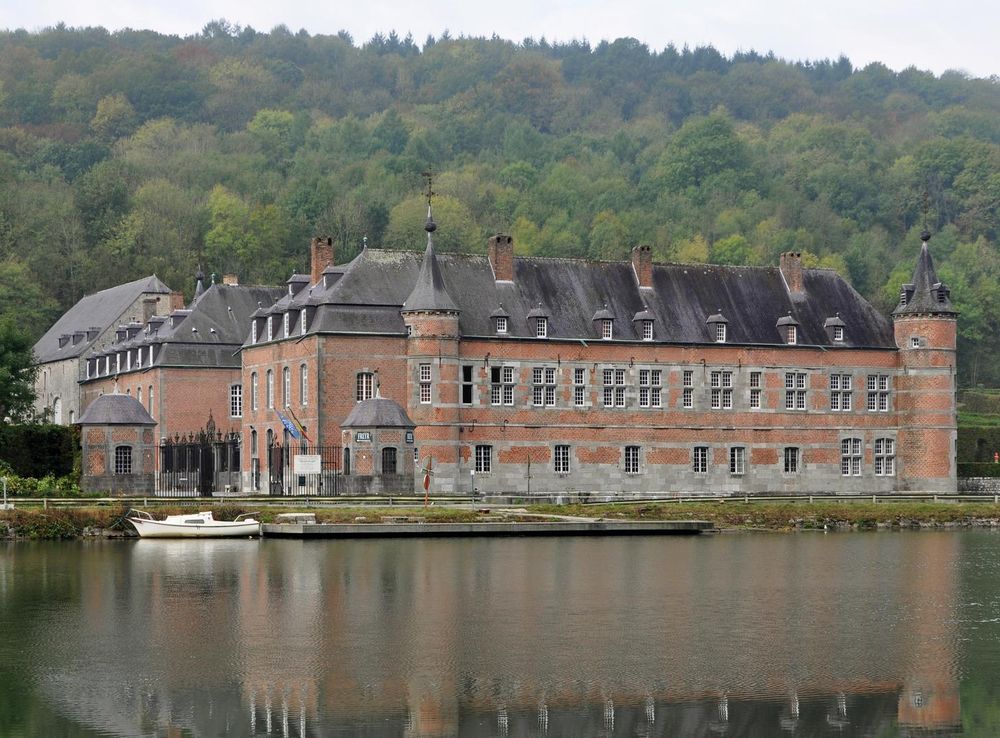 File:Freÿr Castle R01.jpg - Wikipedia