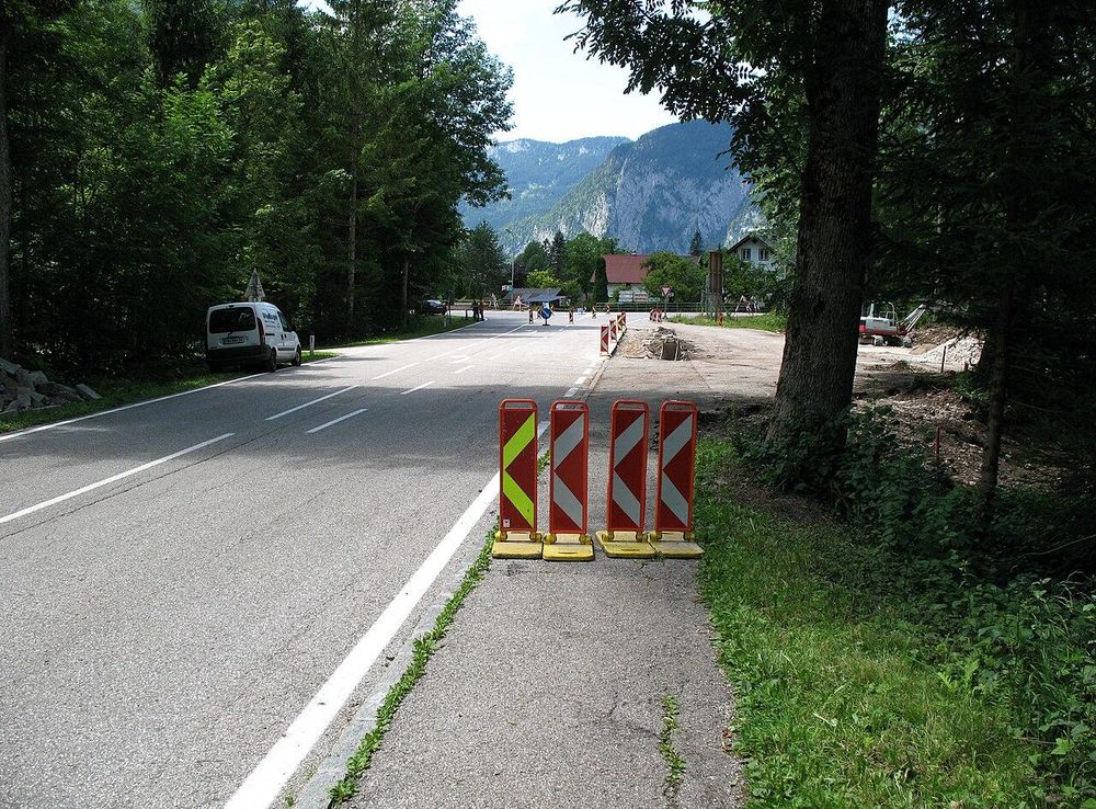 File:IMG 1002 - Obertraun - Dachsteinhöhlenstrasse.JPG - Wikimedia Commons