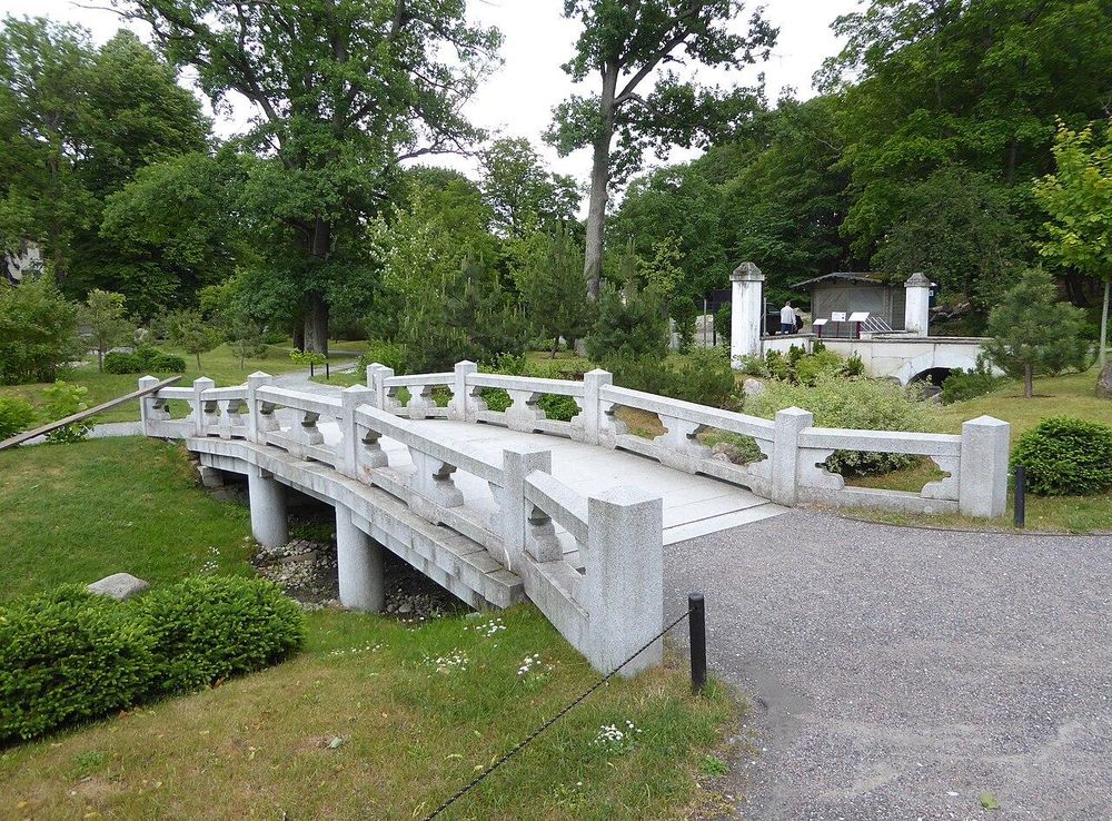 File:Japanese garden in Kadrioru Park 10.jpg - Wikimedia Commons