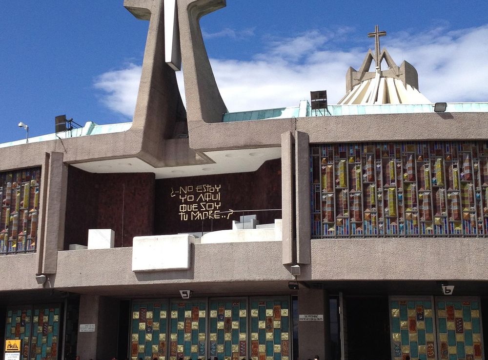 File:Fachada de la Basílica de Guadalupe.jpeg - Wikimedia Commons
