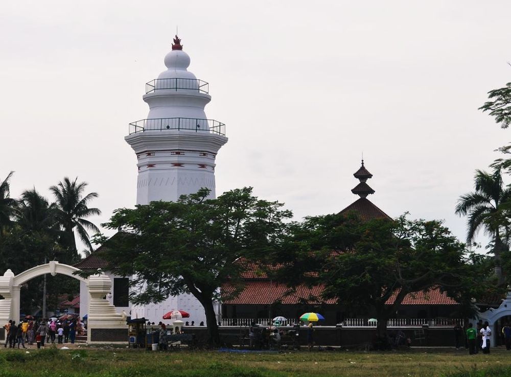 File:Masjid Banten 111225 0560 mer.JPG - Wikimedia Commons