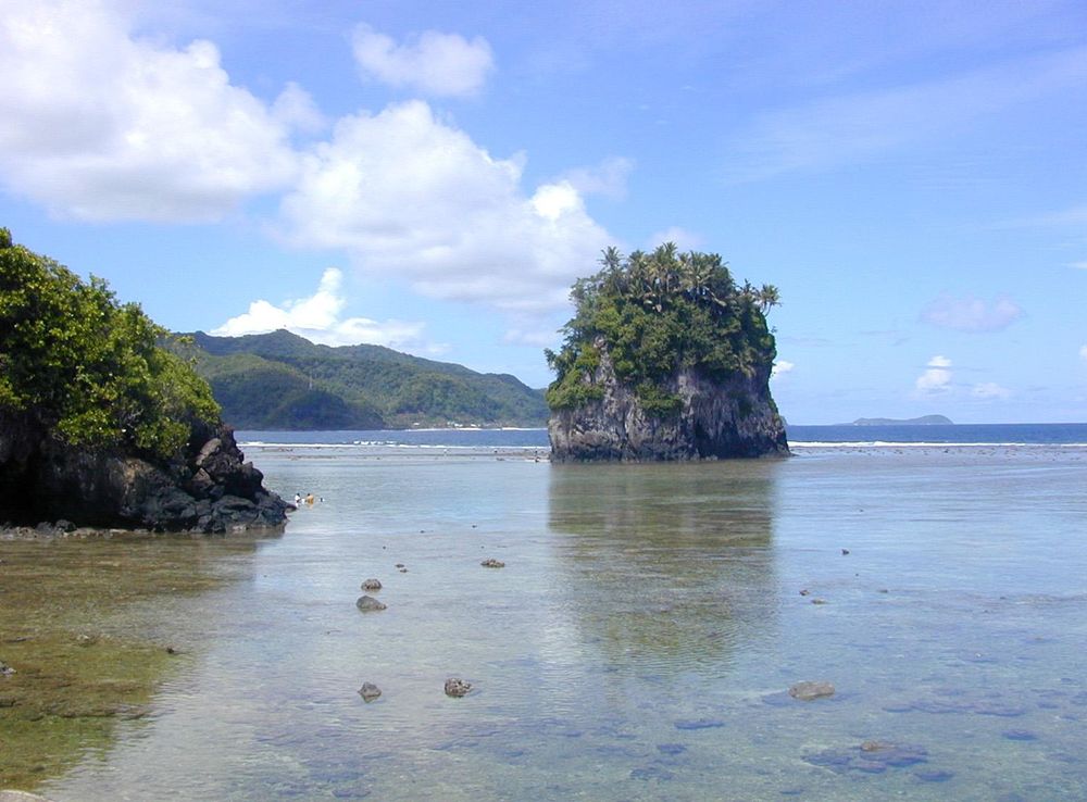 File:Fatu Rock.jpg - Wikipedia