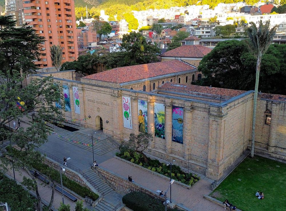 Archivo:Vista aérea de Bogotá desde el Museo Nacional - 6.jpg - Wikipedia,  la enciclopedia libre