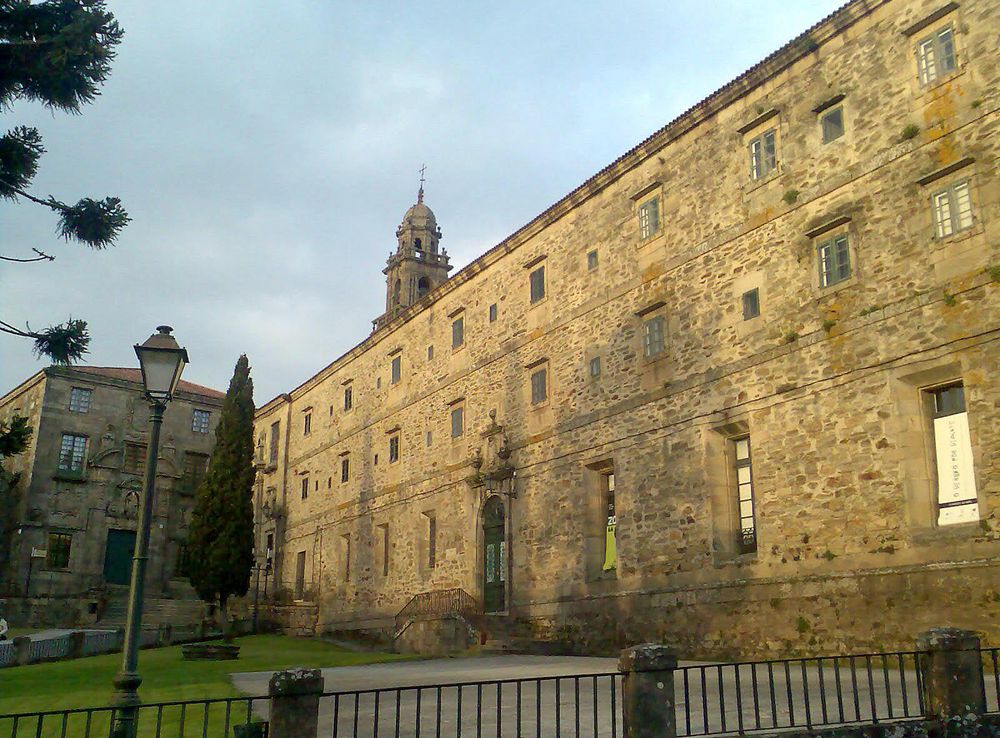 File:San domingos de bonaval fachada principal.jpg - Wikimedia Commons