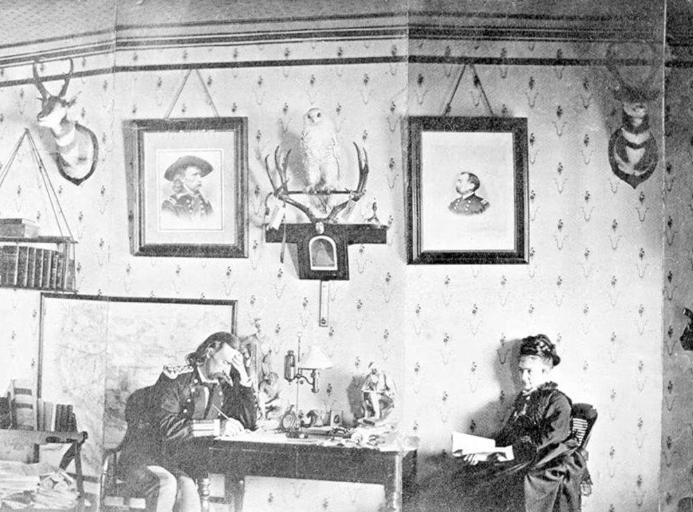 File:George Armstrong Custer and wife Fort Lincoln Dakota Territory.jpg -  Wikimedia Commons