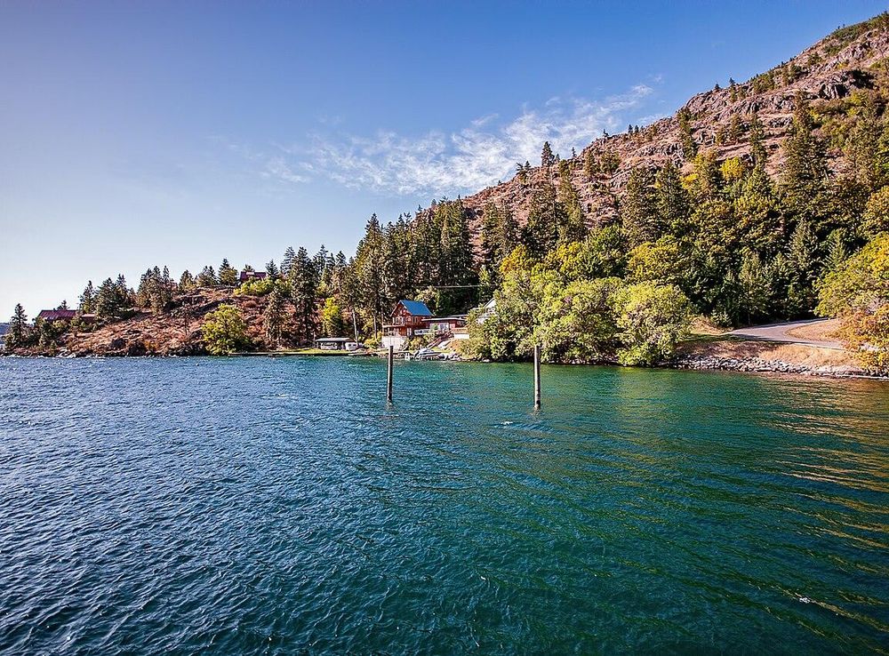 File:Lake Chelan (217011253).jpeg - Wikimedia Commons