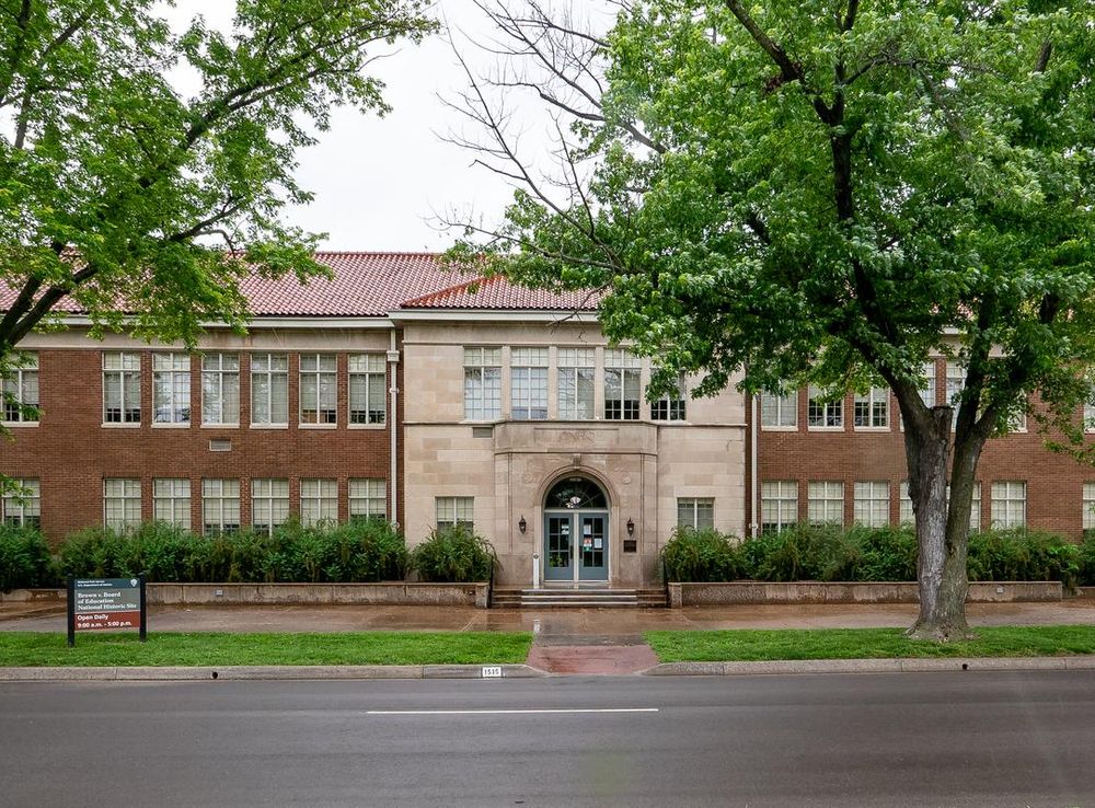 File:Brown v. Board of Education National Historic Site.jpg - Wikimedia  Commons