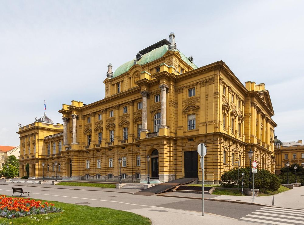 File:Teatro Nacional, Zagreb, Croacia, 2014-04-13, DD 01.JPG - Wikimedia  Commons