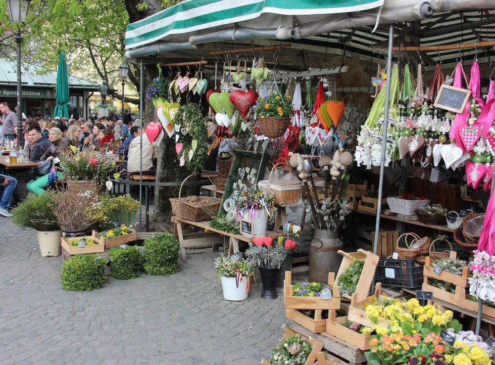 File:Stand am Viktualienmarkt in Munich.JPG - Wikimedia Commons