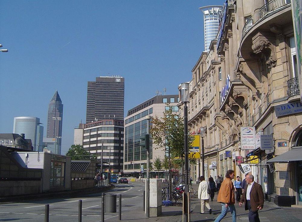 File:Bahnhofsviertel, Frankfurt.JPG - Wikimedia Commons