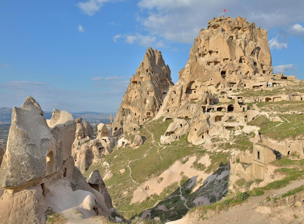 File:Castle Uçhisar in Cappadocia.jpg - Wikimedia Commons