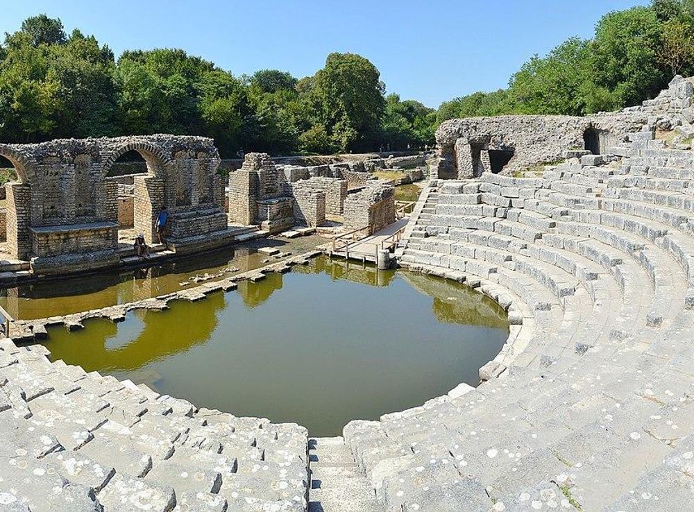 File:Butrint - Ancient amphitheatre (by Pudelek).JPG - Wikipedia