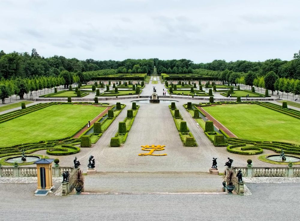 File:Drottningholm Palace garden.PNG - Wikimedia Commons