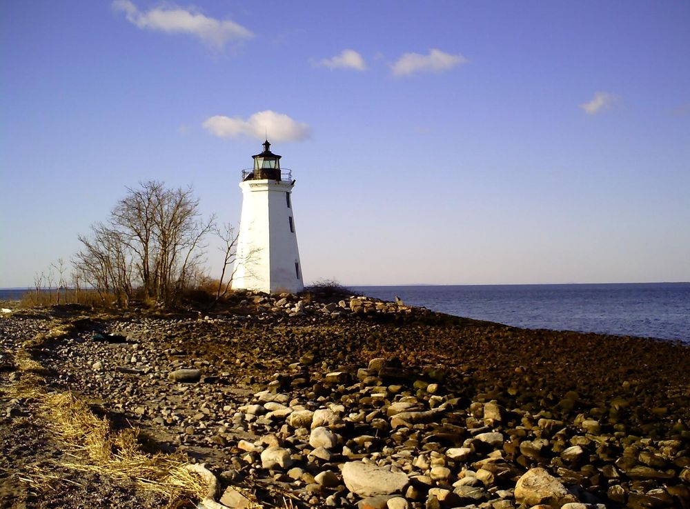 File:Lighthouse Seaside Park Bridgeport Connecticut - panoramio.jpg -  Wikimedia Commons