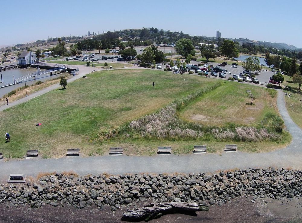 File:Aerial view of the Martinez Regional Shoreline.JPG - Wikimedia Commons