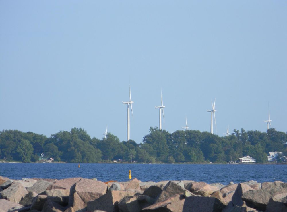 File:Wolfe island wind farm, Kingston Ontario Canada - Laslovarga (124).JPG  - Wikimedia Commons