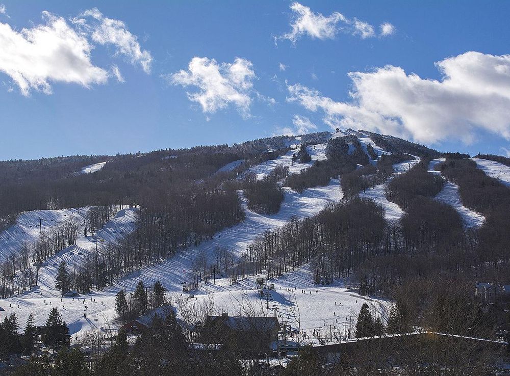 File:MountSnowWinter.jpg - Wikimedia Commons