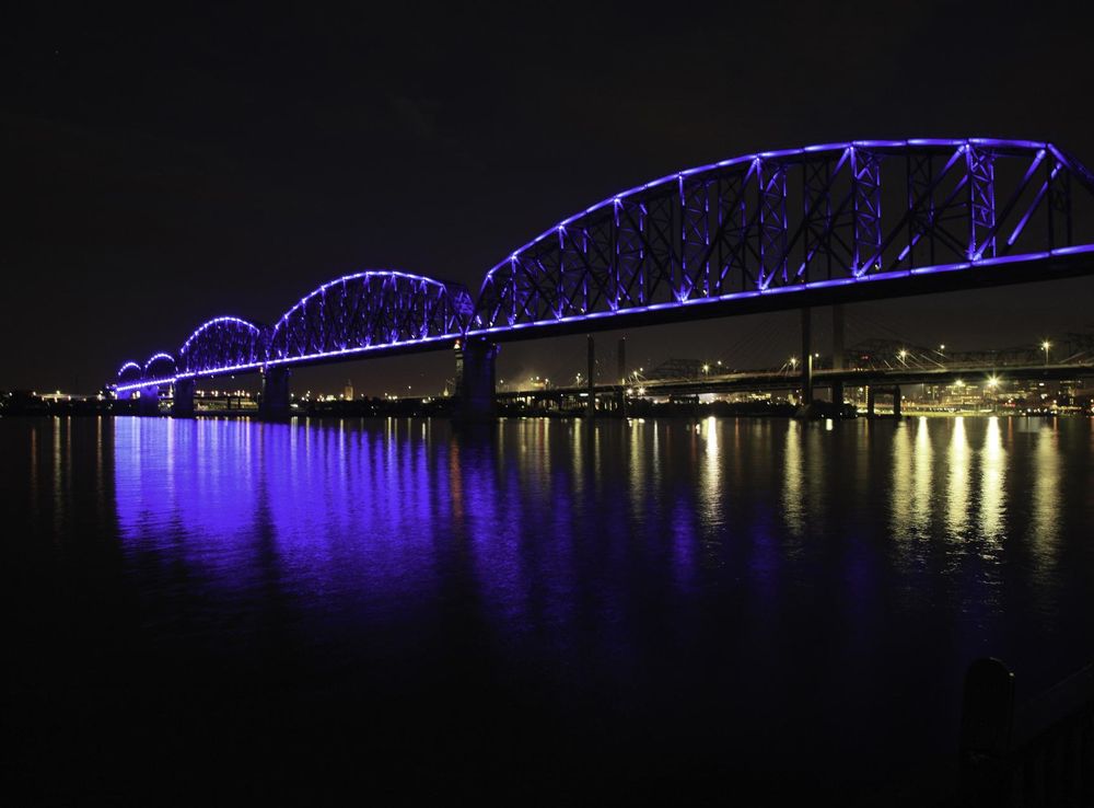 Bridge over the Water at night in Louisville, Kentucky image - Free stock  photo - Public Domain photo - CC0 Images