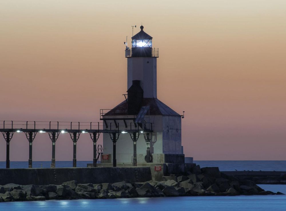 File:Michigan City Lighthouse.jpg - Wikimedia Commons