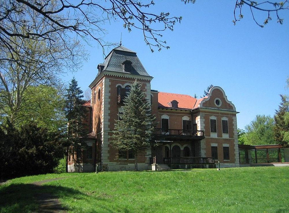 File:Tikves Castle1.JPG - Wikimedia Commons