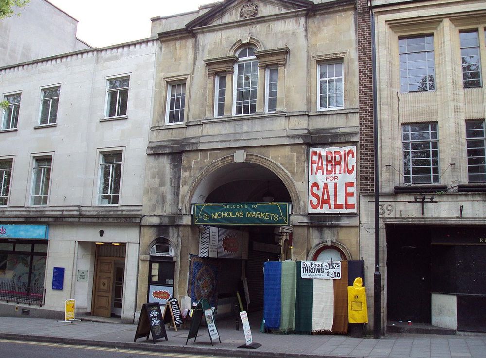 File:Entrance to St Nicholas Markets, High Street, Bristol - DSC05872.JPG -  Wikimedia Commons