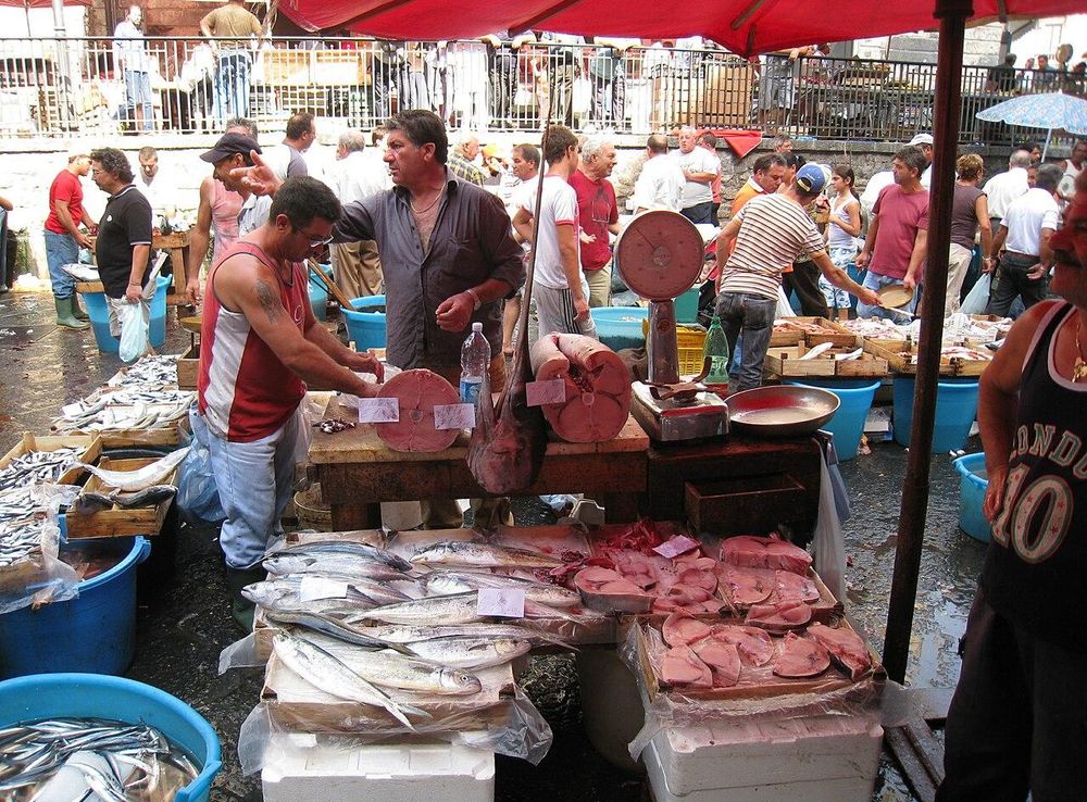 File:Catania, pescheria (fish market).jpg - Wikimedia Commons
