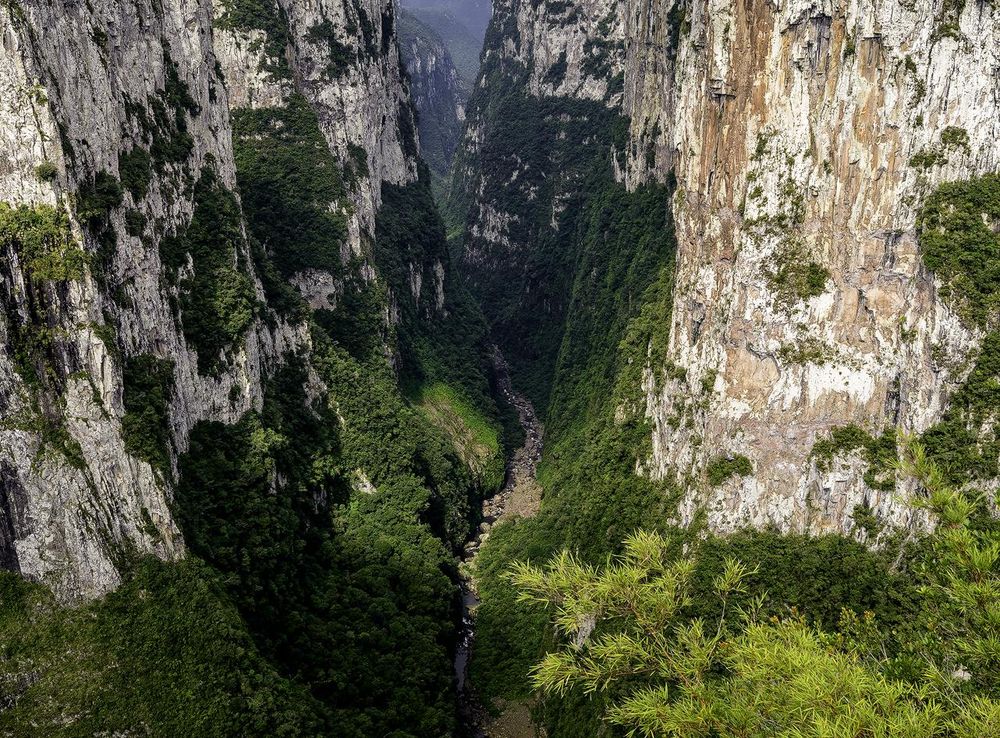 File:Canyon Itaimbezinho XI.jpg - Wikimedia Commons