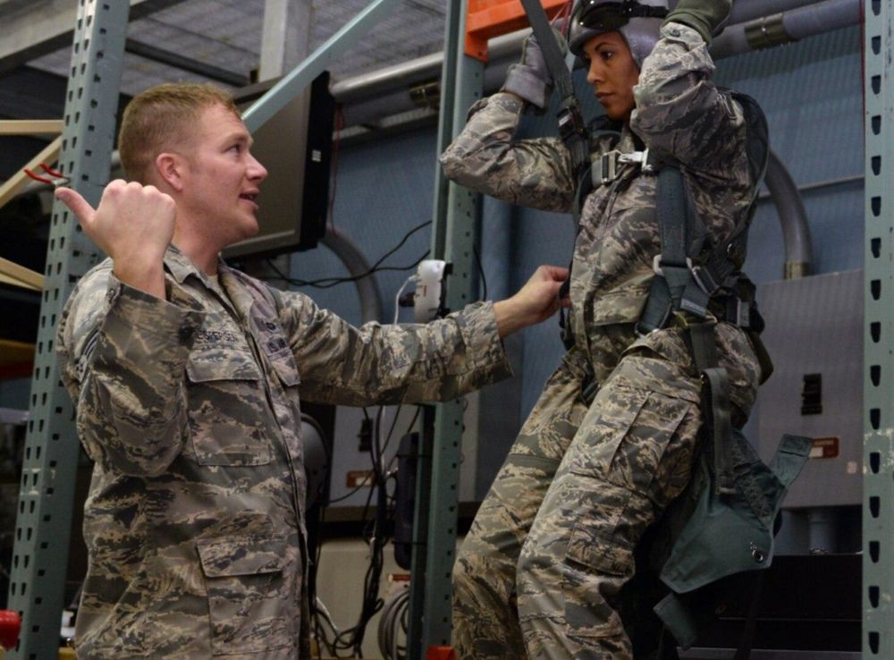 Ellsworth SERE specialist goes above and beyond > Ellsworth Air Force Base  > Display