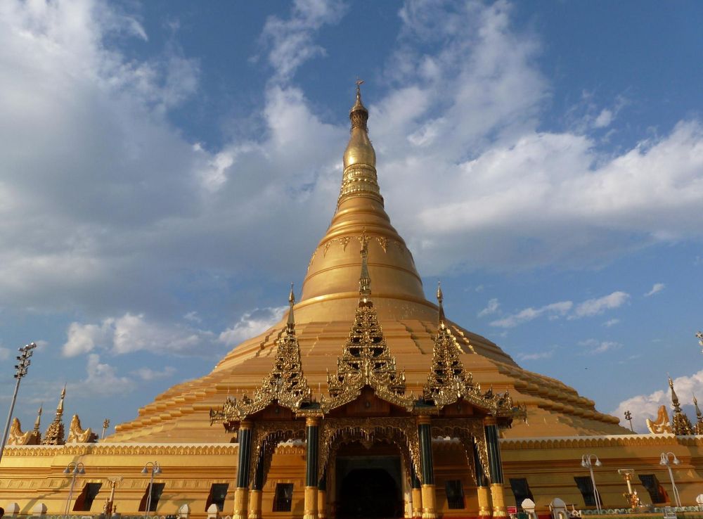 File:Naypyidaw -- Uppatasanti Pagoda.JPG - Wikipedia