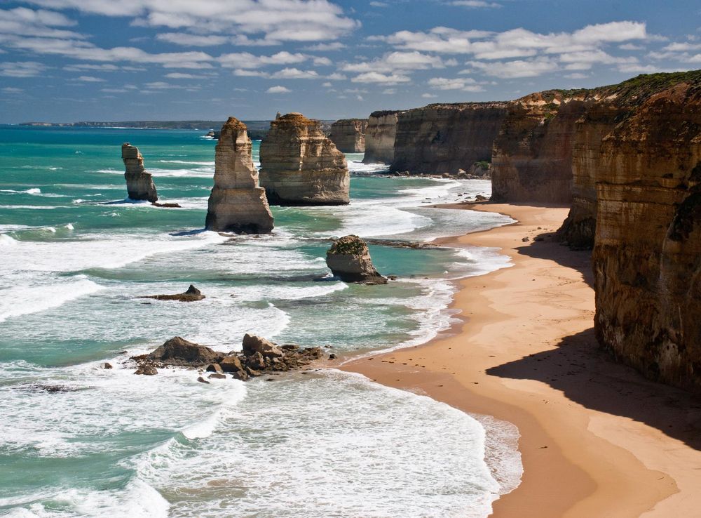 File:The twelve apostles Victoria Australia 2010.jpg - Wikipedia