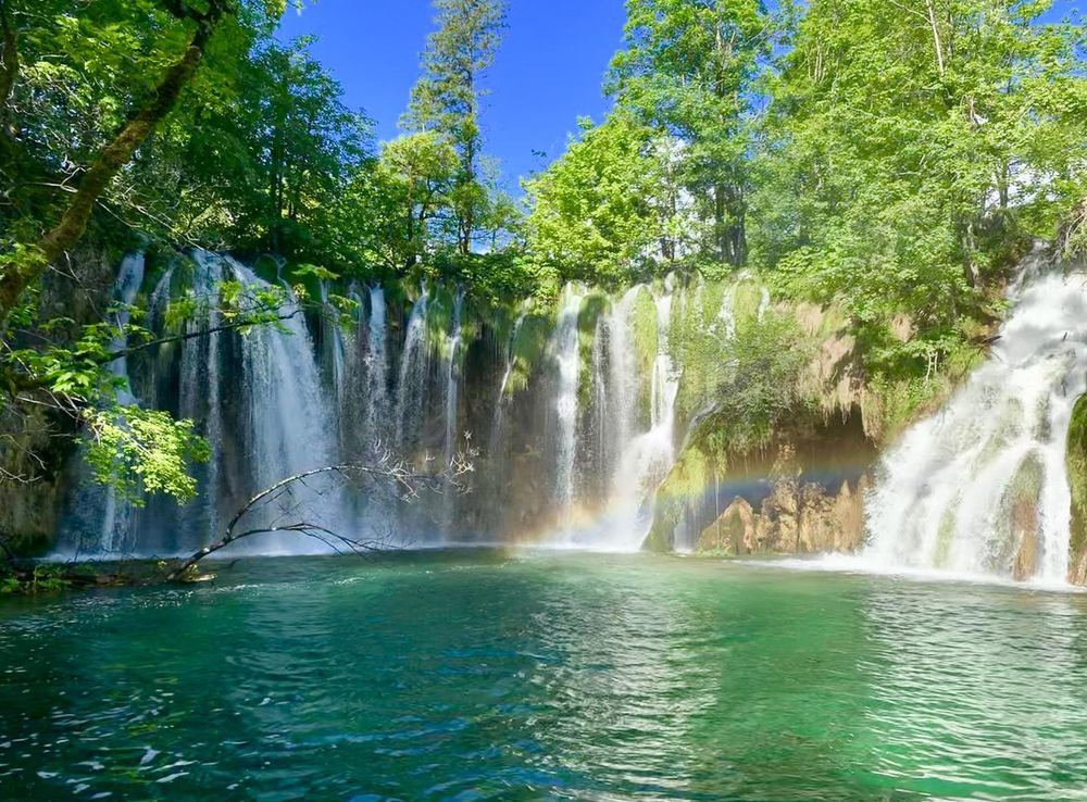 File:Rainbow at Plitvice Lakes.jpg - Wikimedia Commons