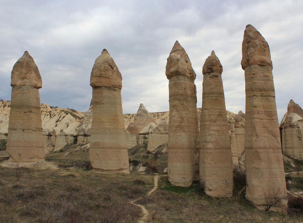 File:Göreme, Love Valley, fairy chimneys (11894167096).jpg - Wikipedia