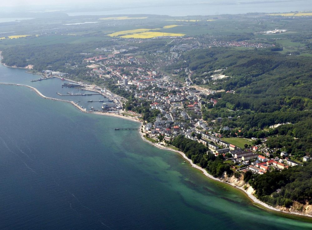 File:Sassnitz (2011-05-21).JPG - Wikimedia Commons