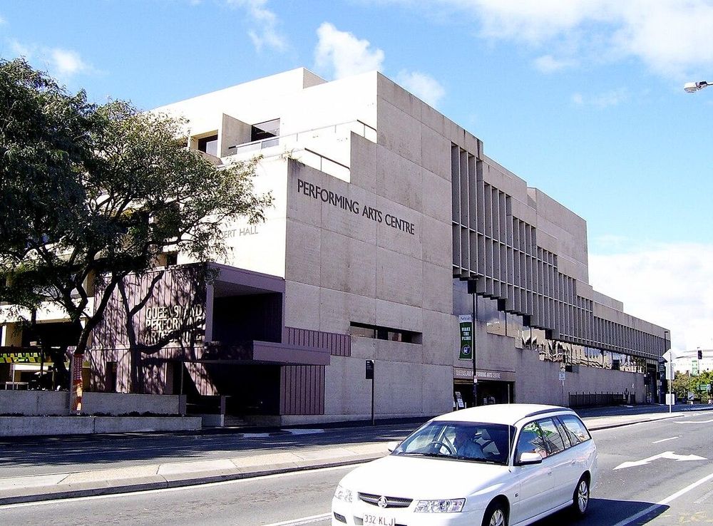 File:Queensland Performing Arts Centre, Concert Hall facade on Grey Street,  South Brisbane (2009-07-16).JPG - Wikimedia Commons