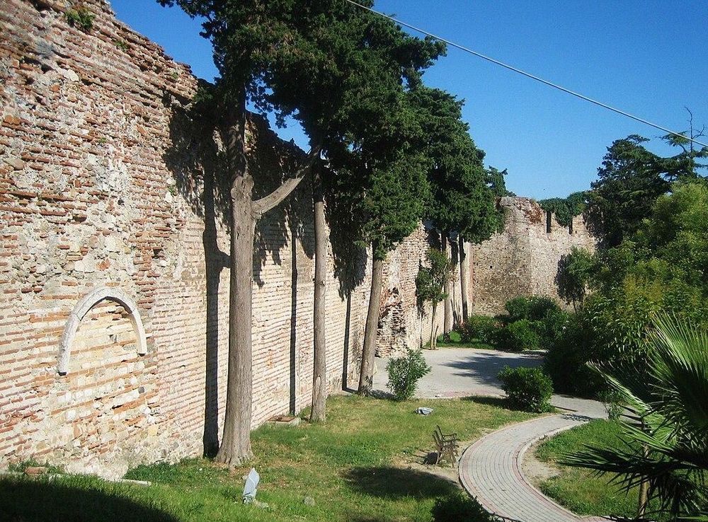 File:Durrës city wall.jpg - Wikipedia