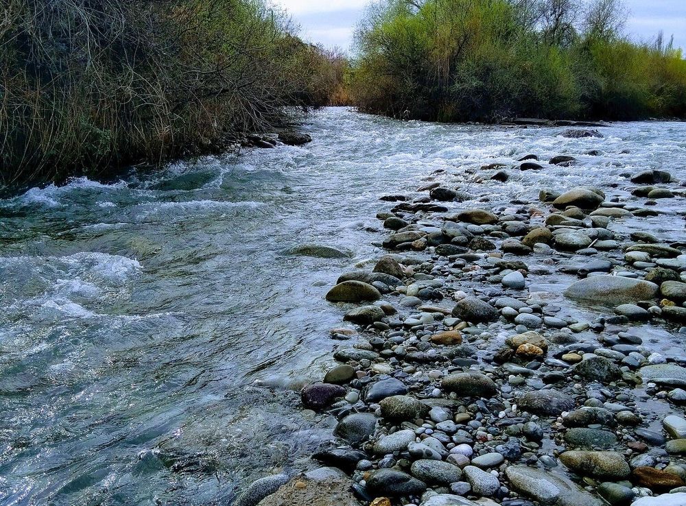 File:Ak-Buura River, Osh, Kyrgyzstan- During Spring.jpg - Wikimedia Commons