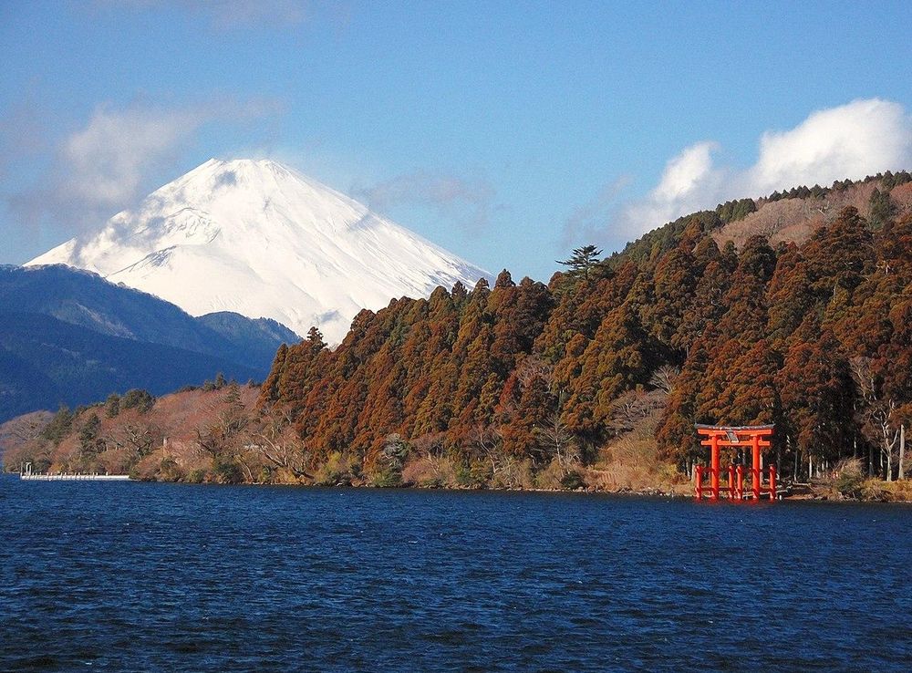 File:LakeAshi and MtFuji Hakone.JPG - Wikipedia