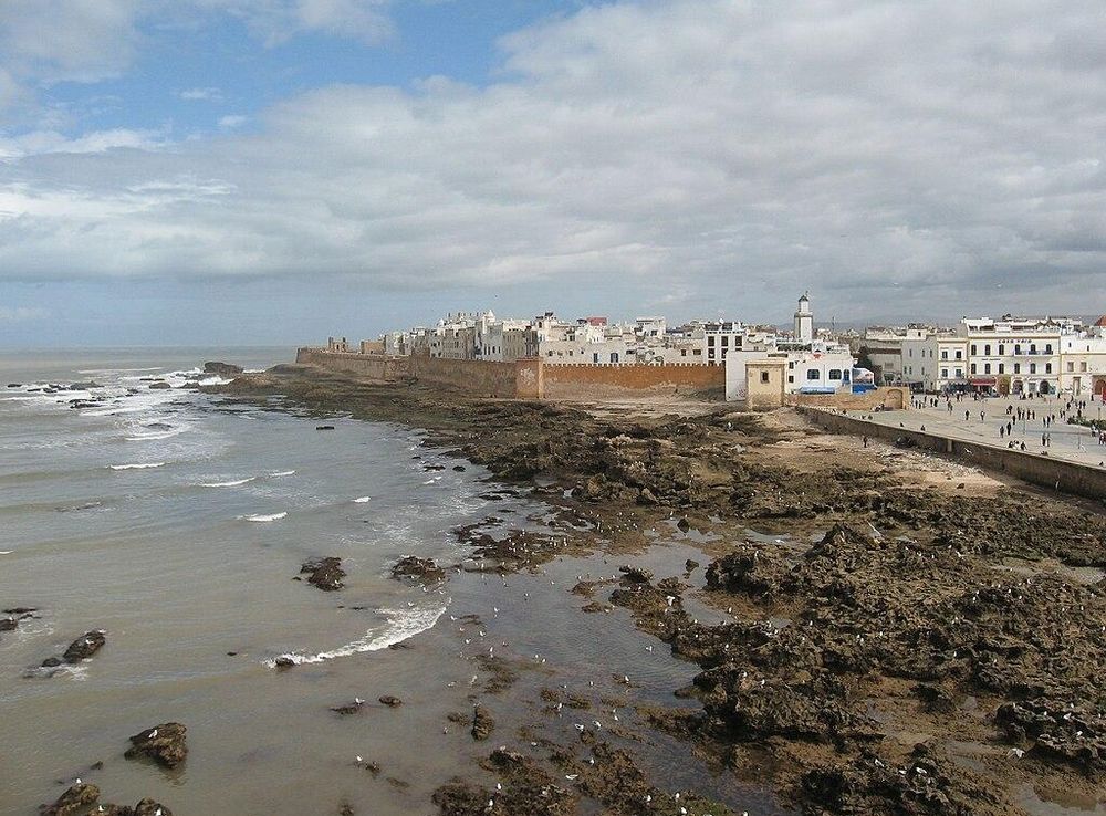 File:Ramparts of Essaouira.JPG - Wikipedia