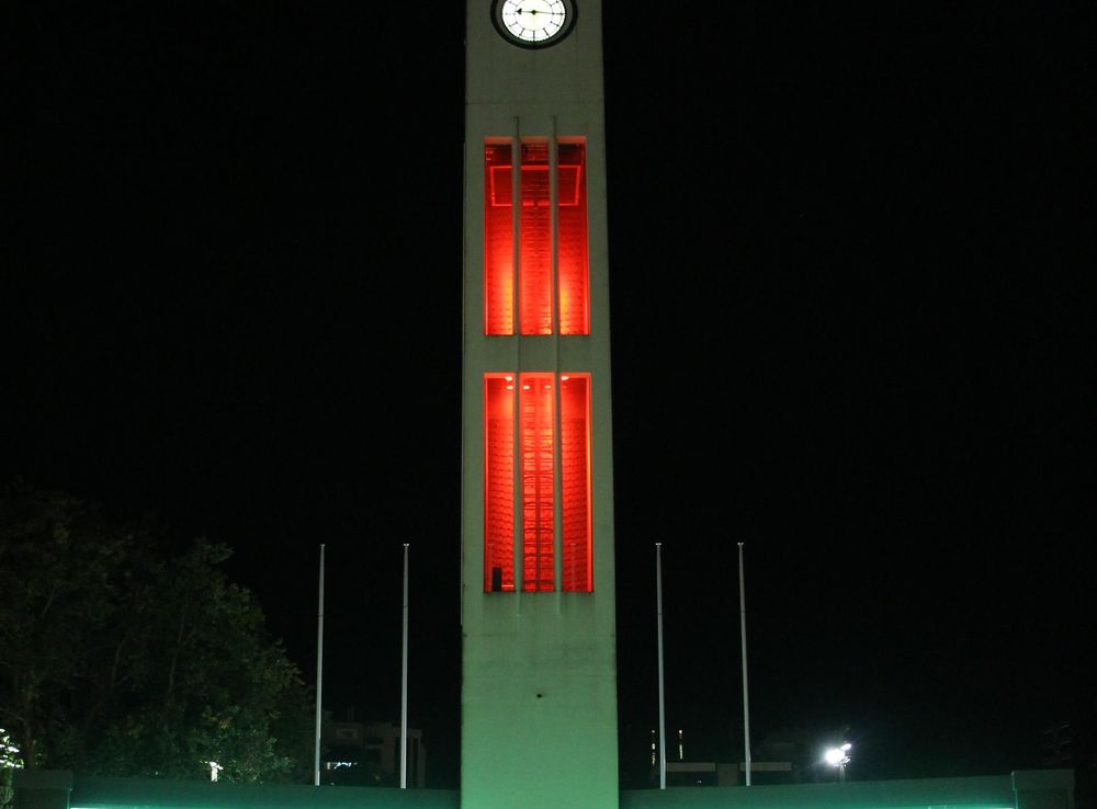 File:Clock tower in the night, Palmerston North, New Zaland (82).JPG -  Wikimedia Commons