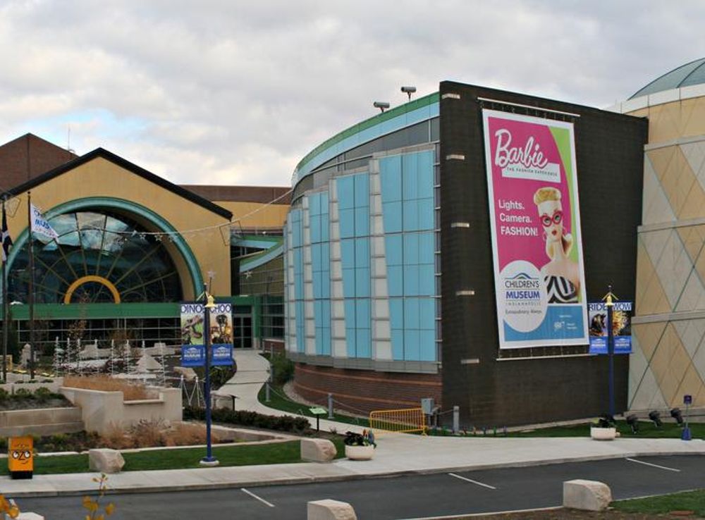 File:TCMI exterior panorama.png - Wikipedia