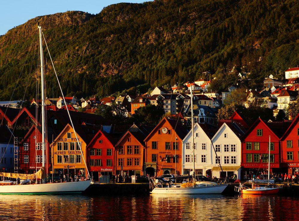 File:Bryggen in Bergen from the waterfront.JPG - Wikimedia Commons