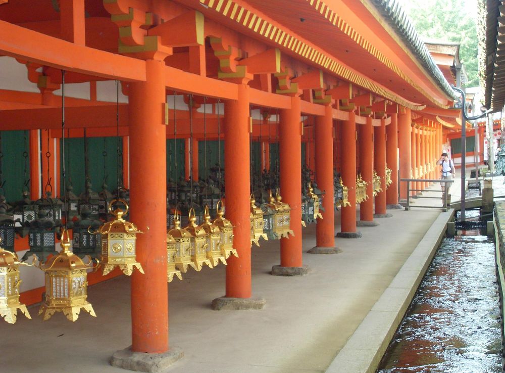 File:Lanterns at Kasuga Taisha.JPG - Wikimedia Commons